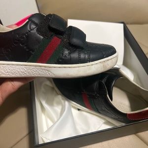 Gucci black sneakers size 8 or 9